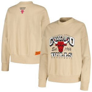 Qore Chicago Bulls Women's Cream Oversized Cozy Mock Neck Pullover Sweatshirt Elegant