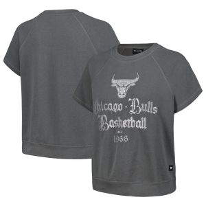 The Wild Collective Chicago Bulls Women's Gray Embroidered Fleece Raglan Short Sleeve Pullover Sweatshirt Trendy